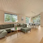Stunning In Henne With Kitchen * Henne Strand