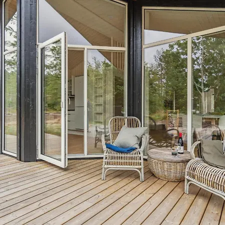 펜션 Amazing Home In Henne With Sauna