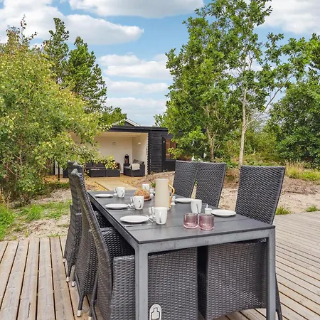 Holiday home Stunning In Henne With Kitchen *