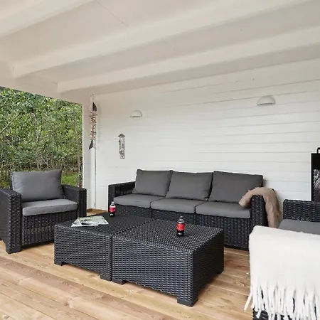 Holiday home Stunning In Henne With Kitchen