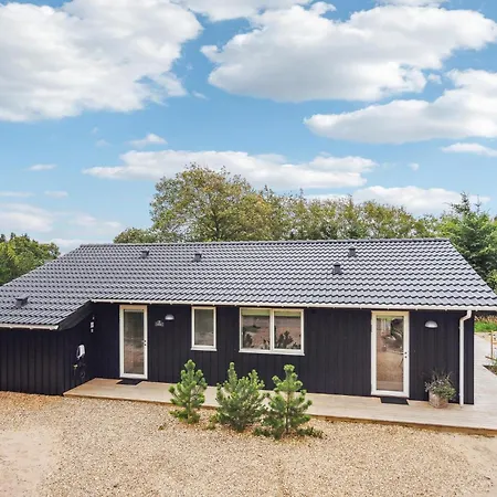 Holiday home Stunning In Henne With Kitchen