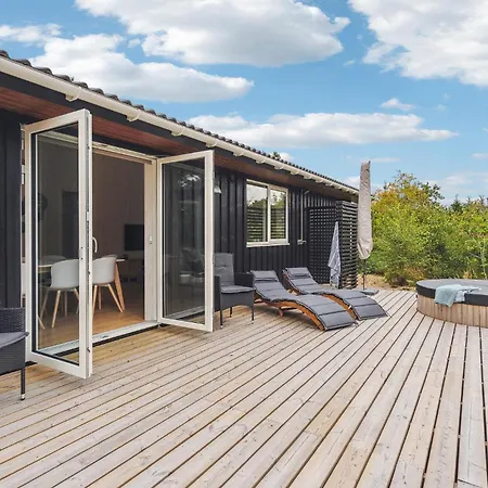 Amazing Home In Henne With Sauna 펜션